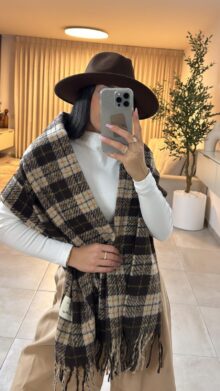 ⁦צעיף משבצות⁩ – תמונה ⁦2⁩