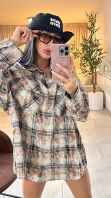 ⁦חולצת משבצות פולי⁩ – תמונה ⁦2⁩