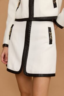 ⁦חצאית גימור עור וכיסים⁩ – תמונה ⁦2⁩