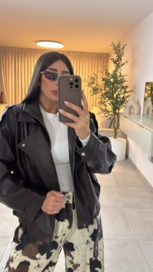 ⁦מעיל דמוי עור⁩ – תמונה ⁦2⁩