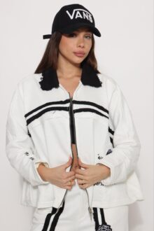 ⁦חליפת RE⁩ – תמונה ⁦2⁩